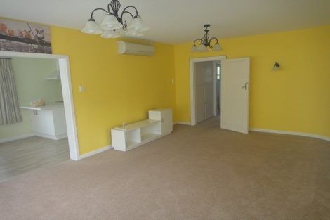 Photo of property in 308 Riccarton Road, Upper Riccarton, Christchurch, 8041