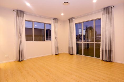 Photo of property in 18 Kingfisher Road, Silverdale, 0932