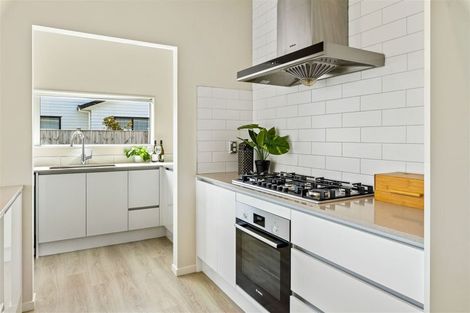 Photo of property in 18 Raymond Grace Avenue, Huapai, Kumeu, 0810