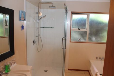 Photo of property in 38 Henson Road, Whitford, Howick, 2571