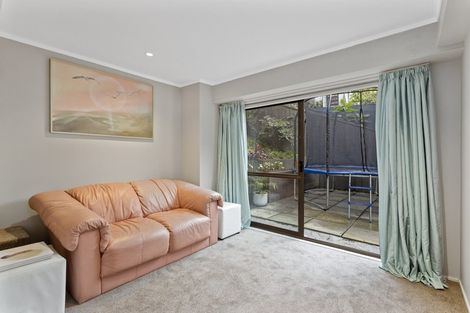 Photo of property in 35 Rosecamp Road, Beach Haven, Auckland, 0626