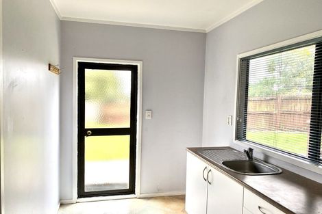 Photo of property in 13 Glenshee Place, Highland Park, Auckland, 2010