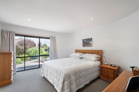 Photo of property in 8 Baker Grove, Wanaka, 9305