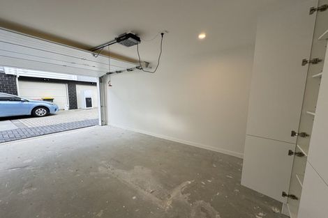 Photo of property in 1d Westall Road, New Lynn, Auckland, 0600