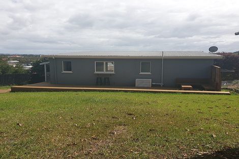Photo of property in 15 Awaroa Road, Helensville, 0800