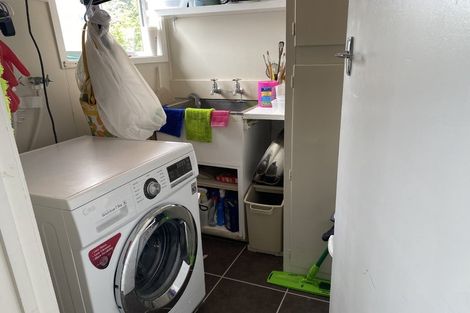 Photo of property in 1/284 Sunset Road, Windsor Park, Auckland, 0632