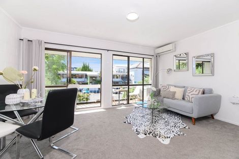 Photo of property in 9/1 Glen Road, Browns Bay, Auckland, 0630