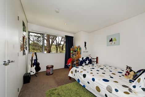 Photo of property in 21 Chamari Close, Titirangi, Auckland, 0604