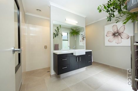 Photo of property in 58 Muriwai Road, Waimauku, 0812