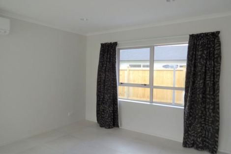 Photo of property in 5 Strathaven Road, Wattle Downs, Auckland, 2103