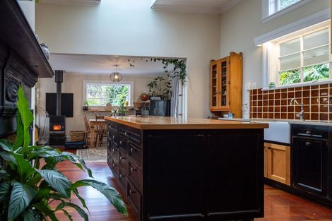 Photo of property in 9 Robertson Street, Russell, 0202