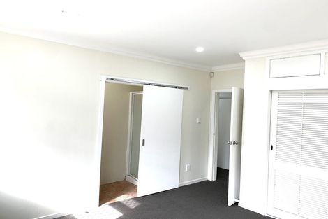 Photo of property in 5 White Swan Road, Mount Roskill, Auckland, 1041