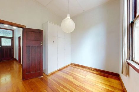 Photo of property in 140 Russell Terrace, Berhampore, Wellington, 6023