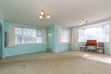 Photo of property in 30a Rewarewa Crescent, Waikanae, 5036