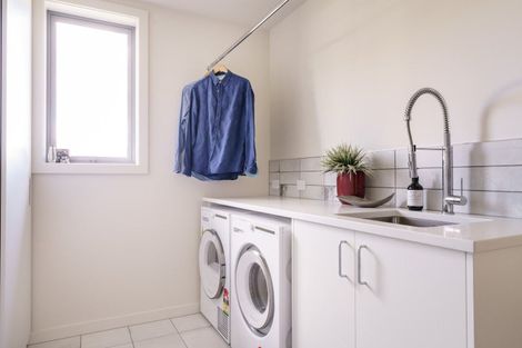 Photo of property in 10 Bevan Place, Wanaka, 9305