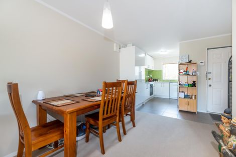 Photo of property in 25 Stephen Avenue, Henderson, Auckland, 0610