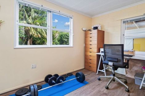 Photo of property in 1 Ranfurly Place, Te Kamo, Whangarei, 0112