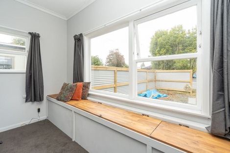 Photo of property in 35 Oxford Street, Fairfield, Hamilton, 3214