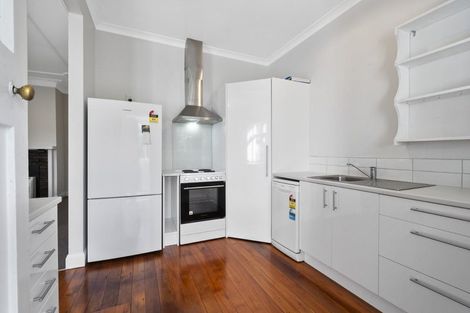 Photo of property in 11 Lyndhurst Street, Takaro, Palmerston North, 4412