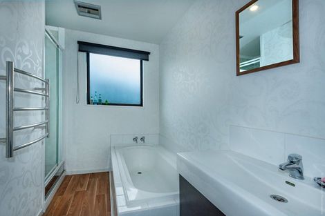 Photo of property in 21 Laing Crescent, Heathcote Valley, Christchurch, 8022