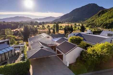 Photo of property in 13 Shaw Street, Arrowtown, 9302