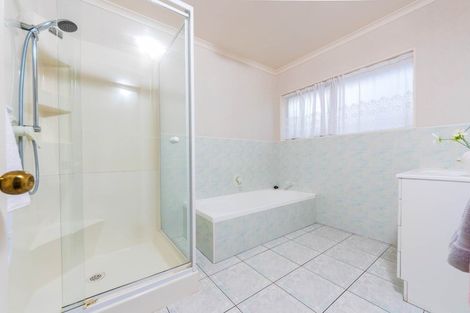 Photo of property in 20 Keswick Close, Northpark, Auckland, 2013