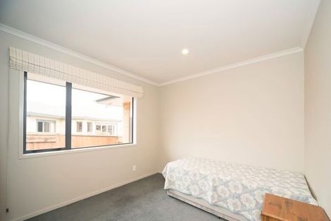 Photo of property in 12 Johnstone Drive, Fitzherbert, Palmerston North, 4410