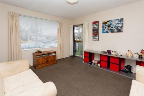 Photo of property in 2/7 Fenmere Place, Burwood, Christchurch, 8083