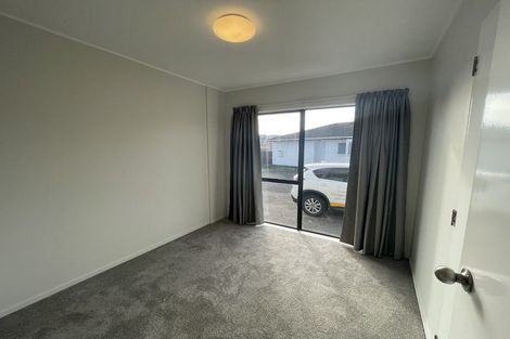 Photo of property in 1/46 Aviemore Drive, Highland Park, Auckland, 2010