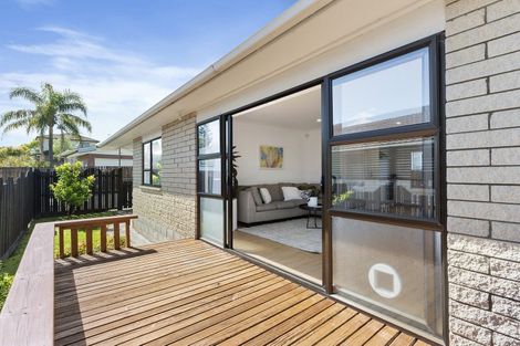 Photo of property in 2/74 Pah Road, Papatoetoe, Auckland, 2025