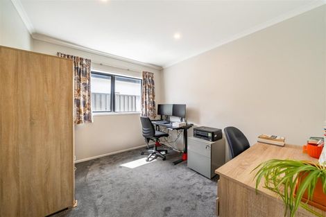 Photo of property in 36 Te Kaeaea Crescent, Wallaceville, Upper Hutt, 5018