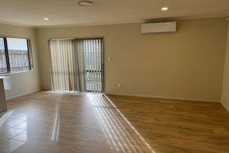 Photo of property in 8 Orbit Place, Flat Bush, Auckland, 2019