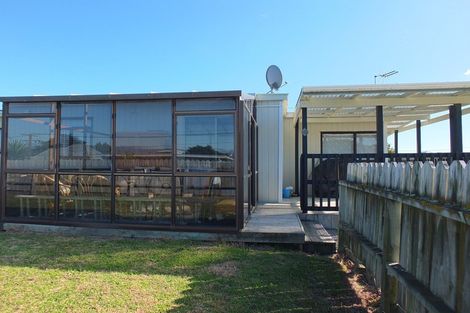 Photo of property in 12 Brown Terrace, Foxton Beach, Foxton, 4815