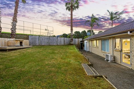 Photo of property in 23 Cinnabar Place, Westgate, Auckland, 0614