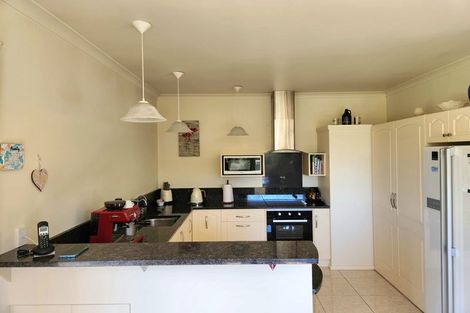 Photo of property in 1095 Queen Street East, Levin, 5571