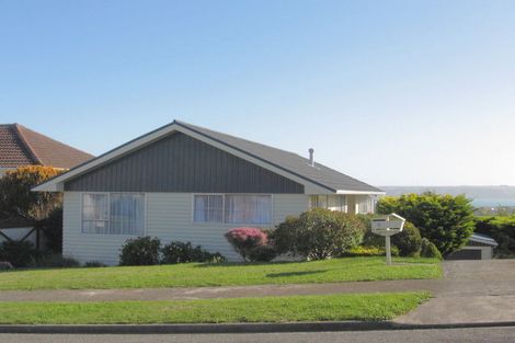 Photo of property in 8 De Castro Place, Titahi Bay, Porirua, 5022