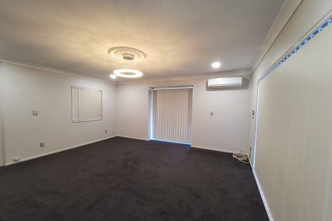 Photo of property in 68 Goodwood Drive, Goodwood Heights, Auckland, 2105