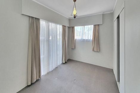 Photo of property in 108 Reeves Road, Pakuranga Heights, Auckland, 2010