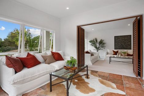 Photo of property in 194 Onewa Road, Birkenhead, Auckland, 0626