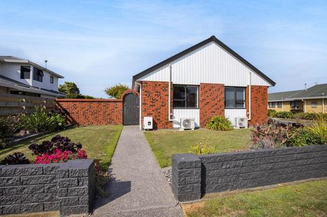 Photo of property in 10 Murdoch Street, Hawera, 4610