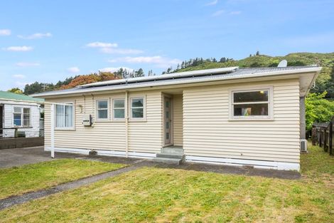 Photo of property in 76 Peel Place, Wainuiomata, Lower Hutt, 5014