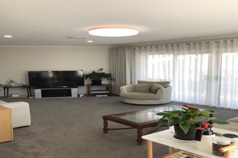 Photo of property in 194 Bleakhouse Road, Mellons Bay, Auckland, 2014