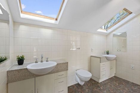 Photo of property in 1 Bradnor Road, Fendalton, Christchurch, 8052