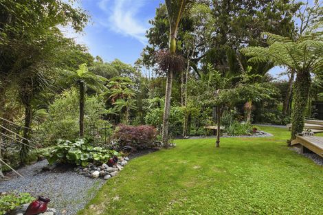 Photo of property in 50 Turanga Road, Henderson Valley, Auckland, 0612