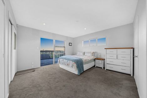 Photo of property in 10 San Fernando Way, Henderson, Auckland, 0612