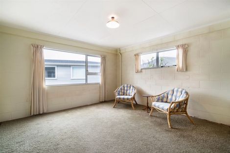 Photo of property in 2/4 Seaview Road, Milford, Auckland, 0620