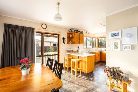 Photo of property in 10 Ruskin Place, Westown, New Plymouth, 4310