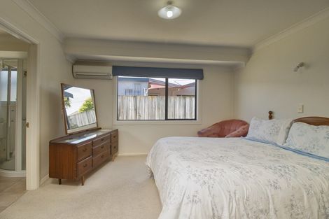 Photo of property in 71 Avenue Road, Greenmeadows, Napier, 4112