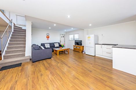 Photo of property in 25 Orinda Close, Botany Downs, Auckland, 2010