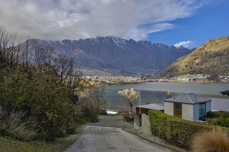 Photo of property in 10 Marina Drive, Frankton, Queenstown, 9300